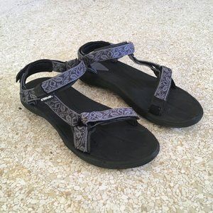 Teva size 10 outdoor sandals